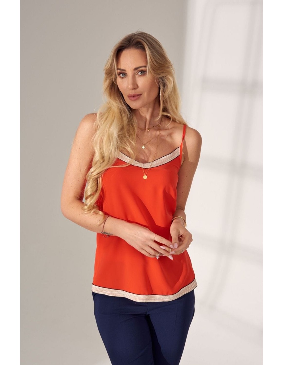 Zarte rote Bluse mit dünnen Trägern PR75001 – Online-Shop – Boutique